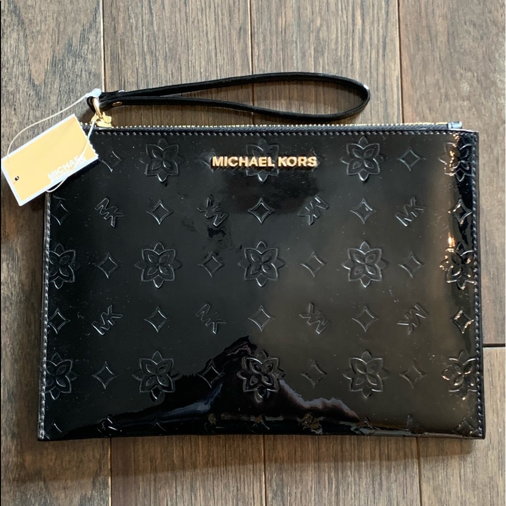 XL Jet Set Travel Zip Signature Mk Black Clutch